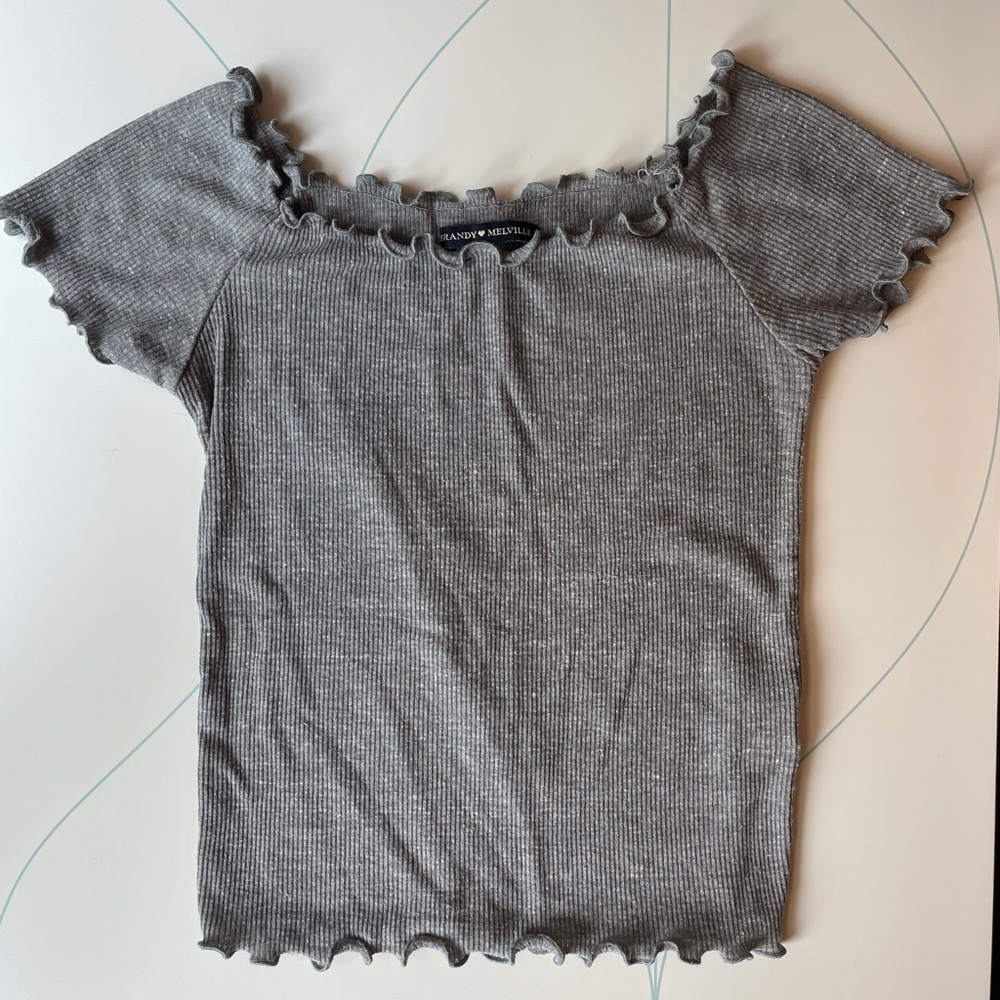 Cute Brandy Melville top! - Picture 1 of 2